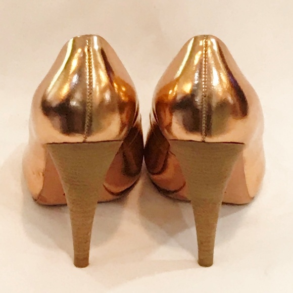 BCBG MaxAzria Peep Toe Pumps Rose Gold Metallic - Picture 4 of 7